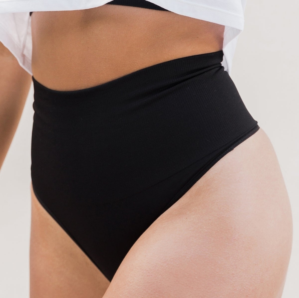 NWT Seamless Postpartum Hipster Compression Thong